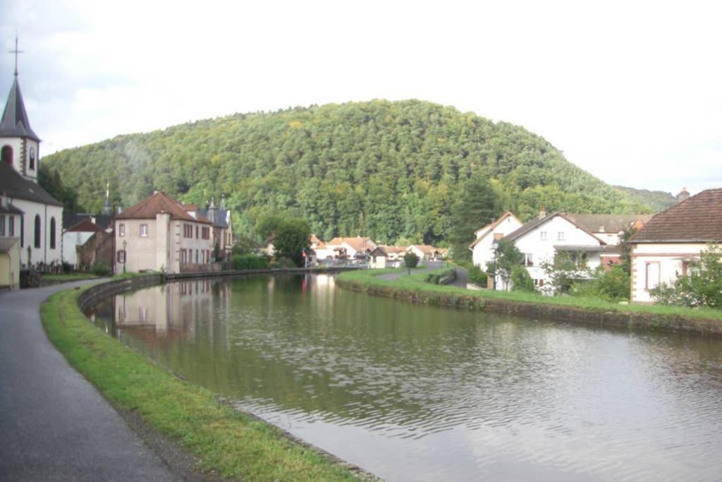 Gite Du Canal Lutzelbourg Exterior photo